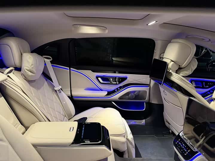 Фото 6 - Mercedes-Benz Maybach S-Class