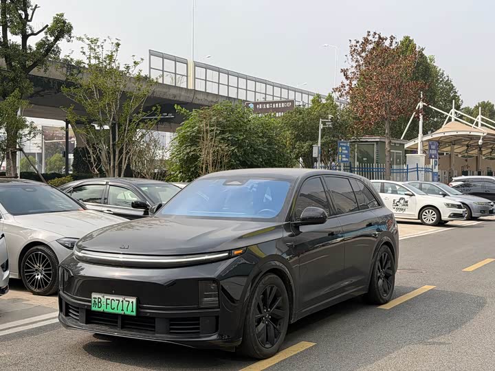 Фото 1 - LiXiang L7