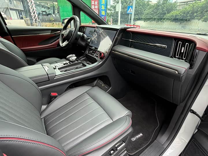 Фото 15 - GAC Trumpchi M8