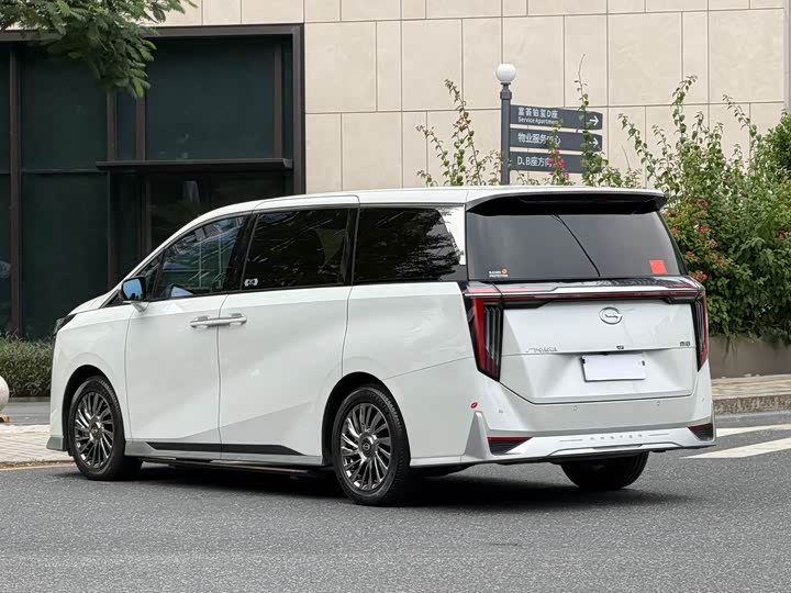 Фото 3 - GAC Trumpchi M8