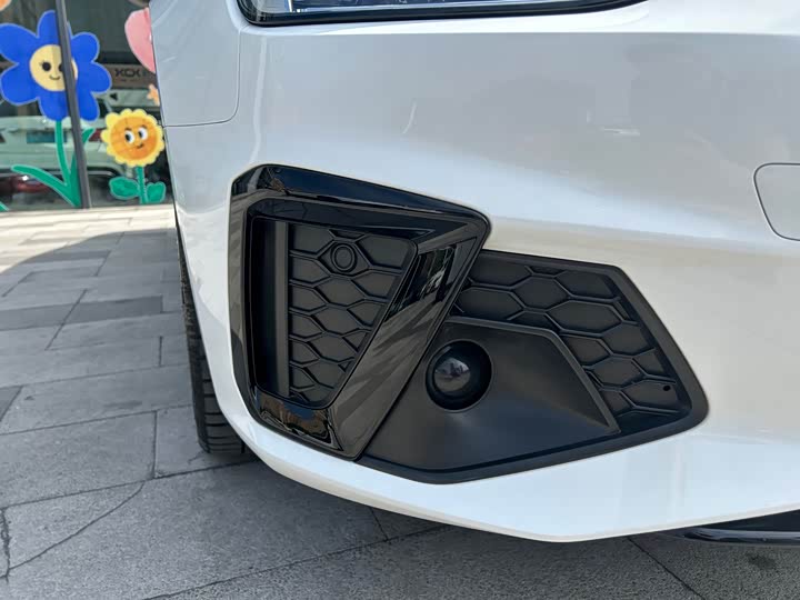 Фото 24 - Audi A4L