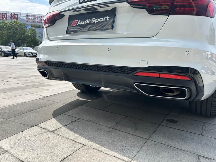 Фото 30 - Audi A4L