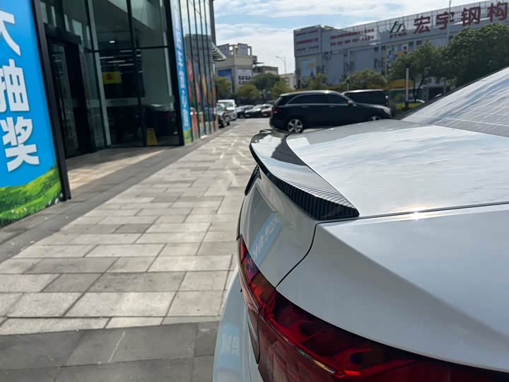 Фото 31 - Audi A4L