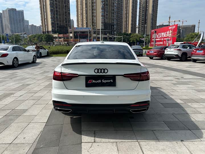 Фото 6 - Audi A4L