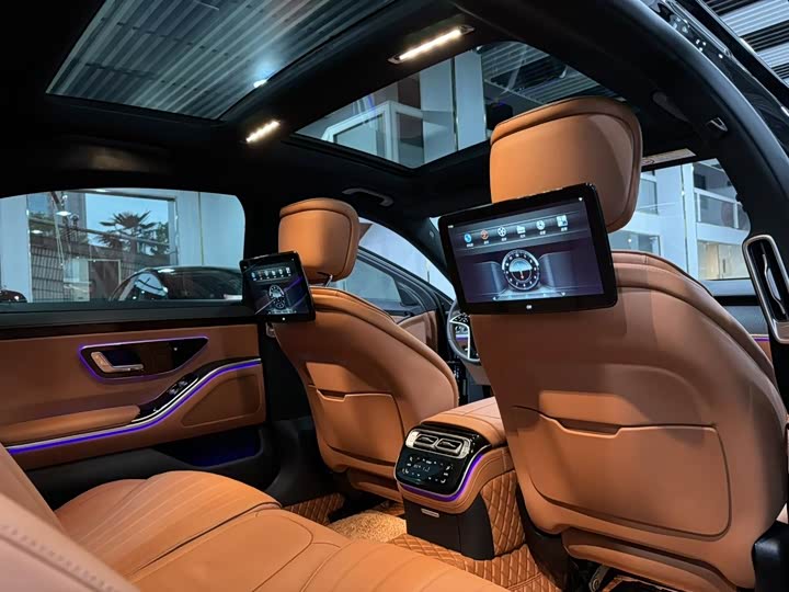 Фото 6 - Mercedes-Benz S-Class