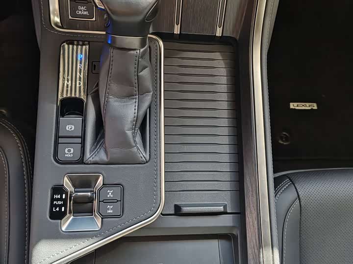 Фото 14 - Lexus GX