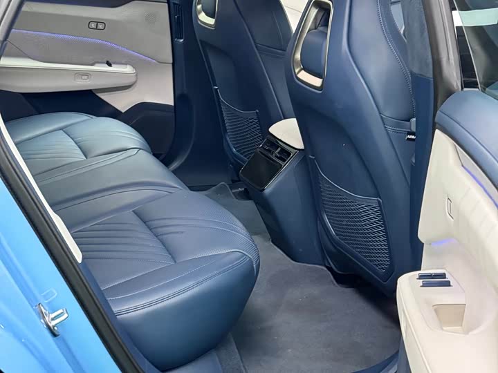 Фото 19 - Zeekr 001