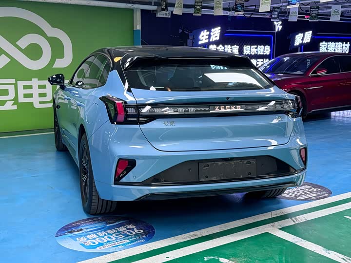 Фото 20 - Zeekr 001