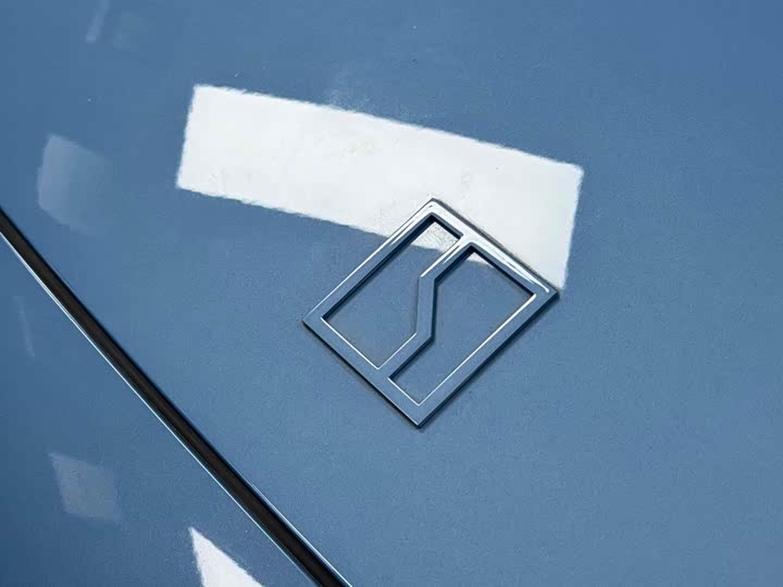 Фото 5 - Zeekr 001