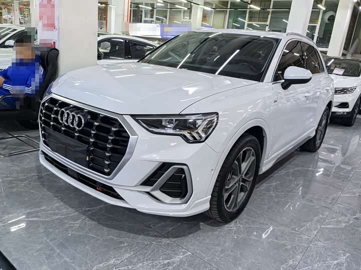 Фото 1 - Audi Q3