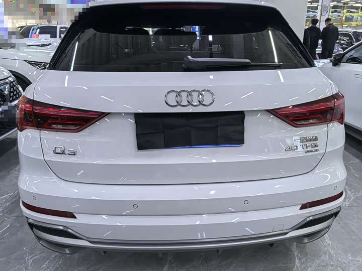 Фото 4 - Audi Q3