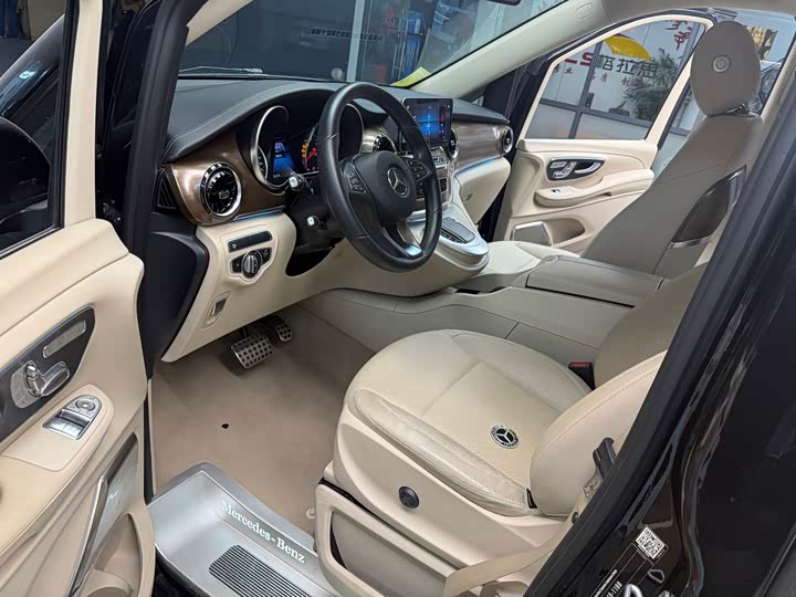 Фото 3 - Mercedes-Benz V-Class