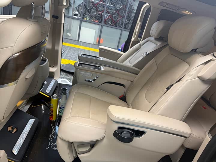 Фото 5 - Mercedes-Benz V-Class