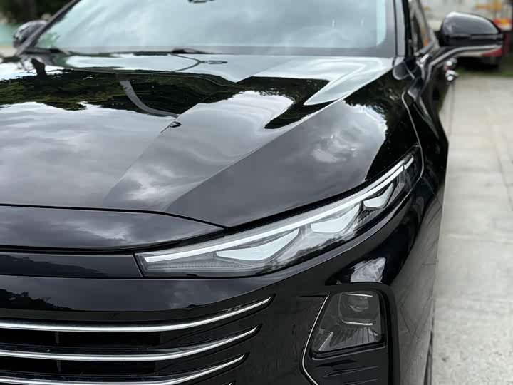 Фото 14 - Bestune B70