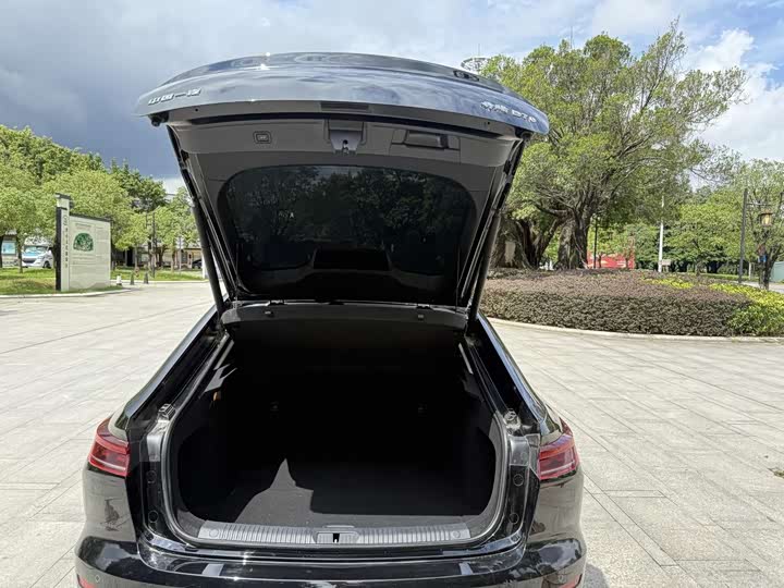 Фото 18 - Bestune B70