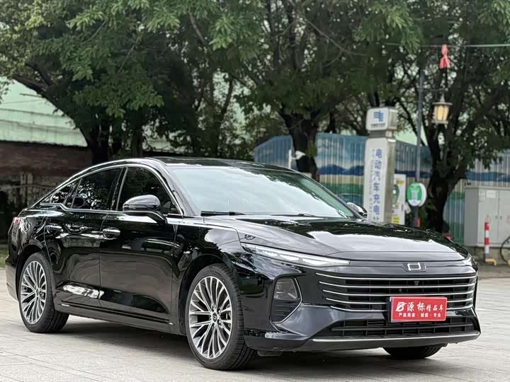 Фото 2 - Bestune B70