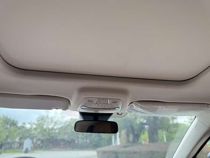 Фото 24 - Bestune B70