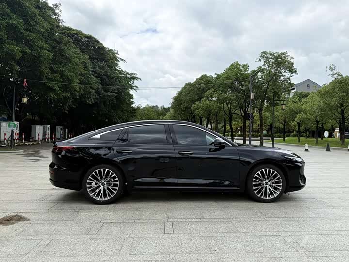 Фото 4 - Bestune B70