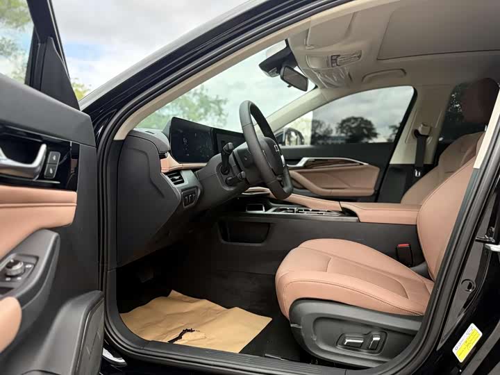 Фото 8 - Bestune B70