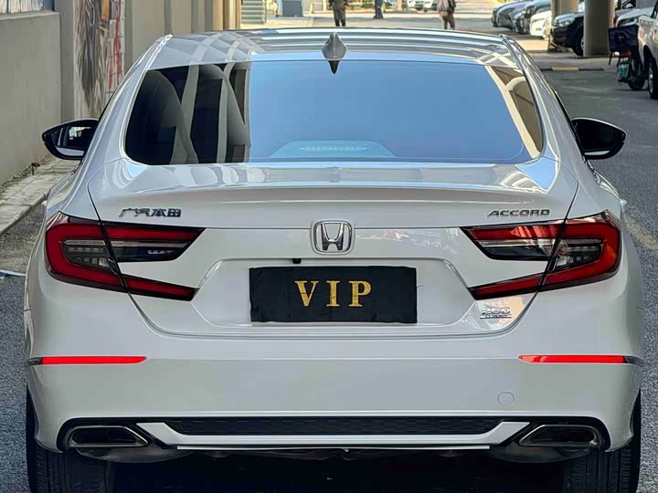 Фото 3 - Honda Accord