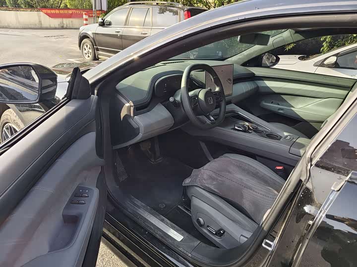 Фото 4 - Zeekr 001