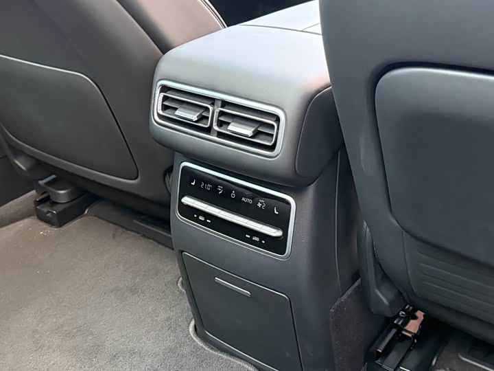 Фото 14 - LiXiang L7