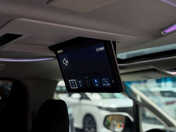 Фото 12 - Toyota Vellfire