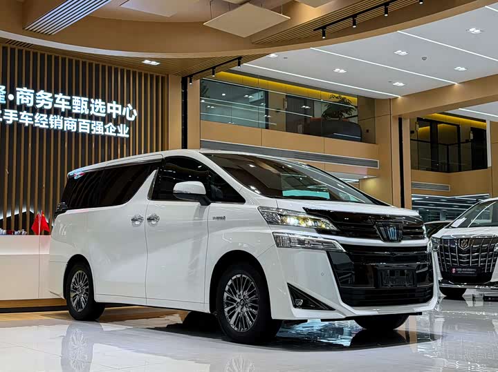 Фото 3 - Toyota Vellfire
