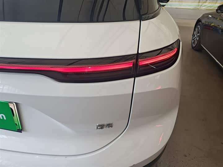 Фото 8 - Nio ES6