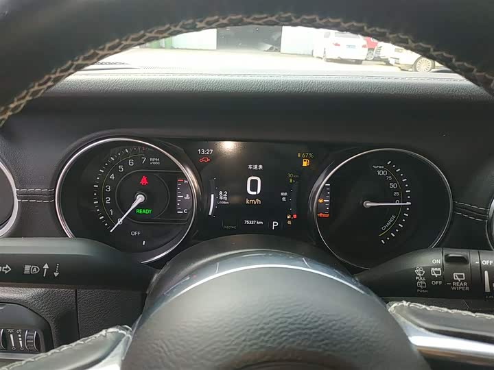 Фото 12 - Jeep Wrangler Hybrid