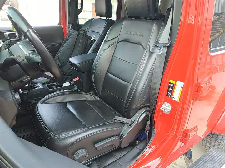 Фото 15 - Jeep Wrangler Hybrid