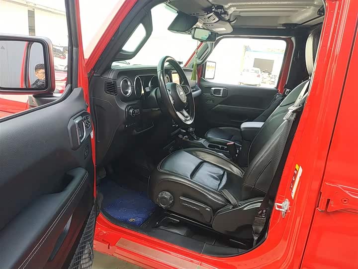 Фото 16 - Jeep Wrangler Hybrid