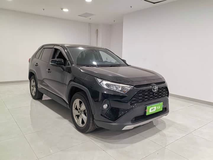 Фото 2 - Toyota RAV4