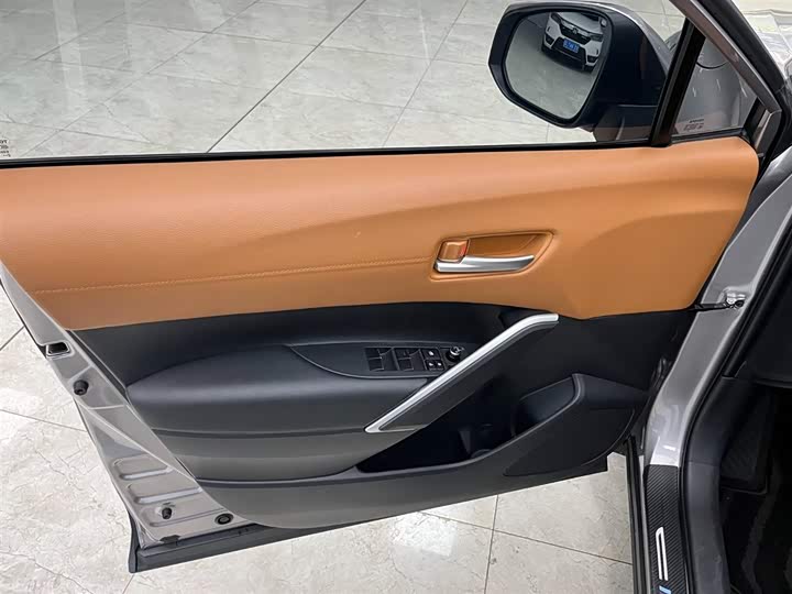 Фото 10 - Toyota Corolla Cross