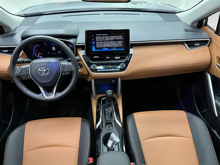 Фото 2 - Toyota Corolla Cross