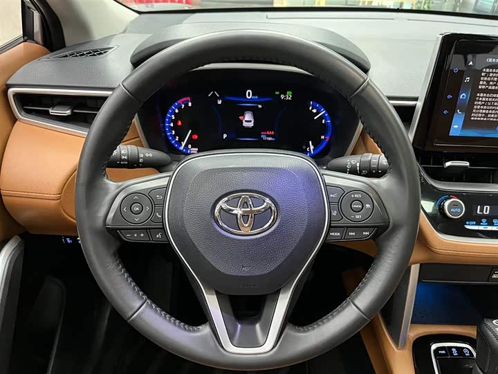 Фото 3 - Toyota Corolla Cross