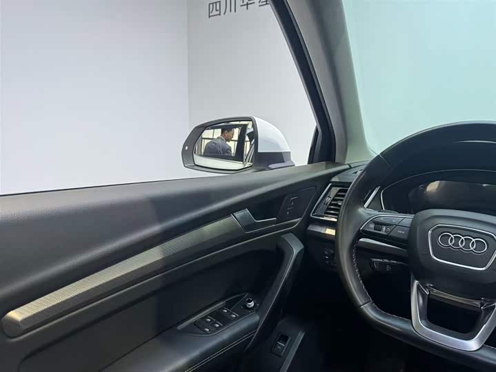 Фото 15 - Audi Q5L