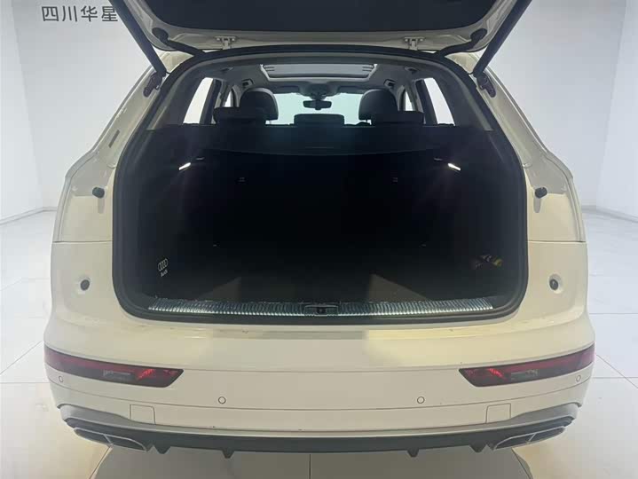 Фото 6 - Audi Q5L