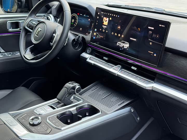 Фото 20 - Tank 400 Hybrid