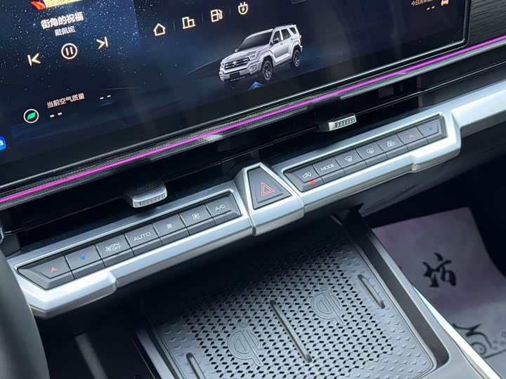 Фото 9 - Tank 400 Hybrid