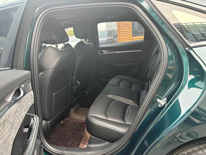 Фото 6 - Geely Preface