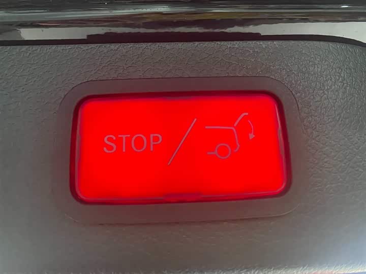 Фото 25 - Mercedes-Benz V-Class