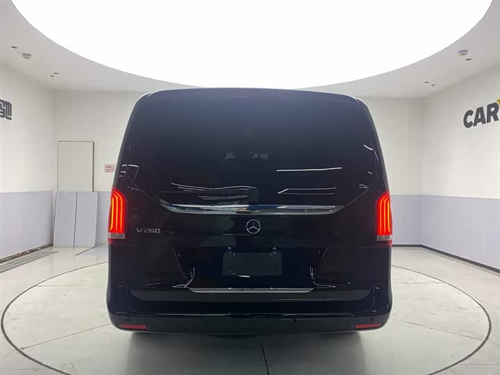 Фото 29 - Mercedes-Benz V-Class