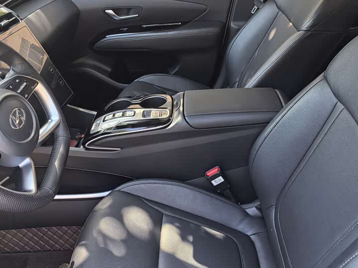 Фото 10 - Hyundai Tucson L