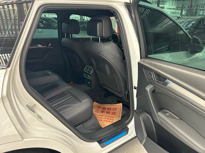 Фото 12 - Audi Q5L