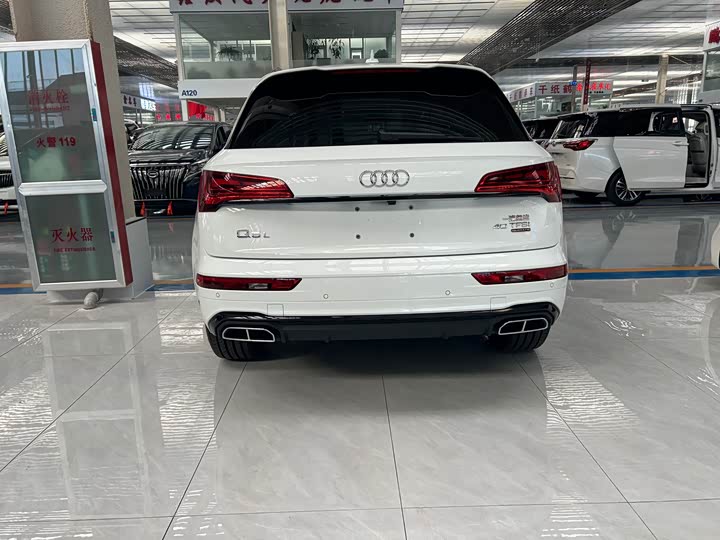 Фото 5 - Audi Q5L