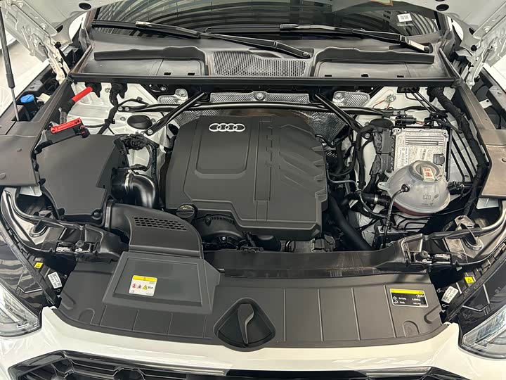 Фото 8 - Audi Q5L