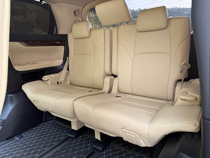 Фото 15 - Toyota Alphard