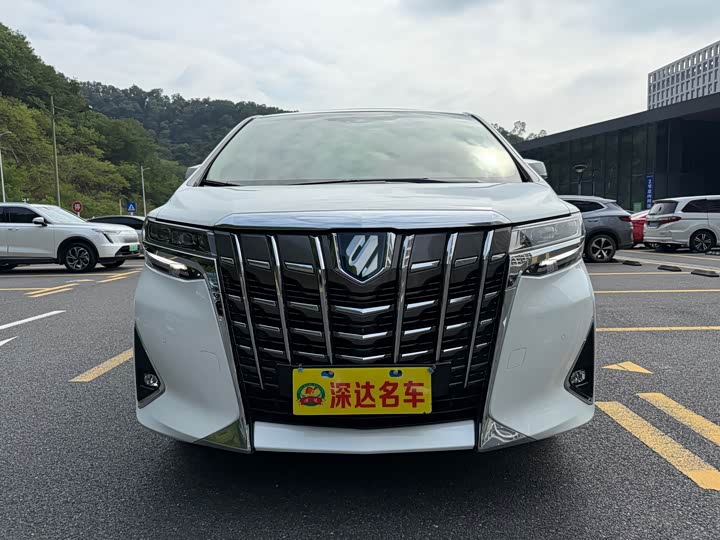 Фото 2 - Toyota Alphard