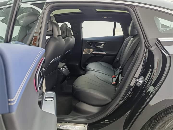 Фото 15 - Mercedes-Benz EQE